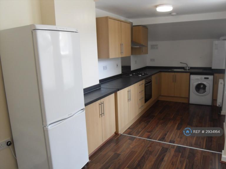 3 bedroom house in Russell Road, Mossley Hill, Liverpool, L18 (3 bed) (#2934164)