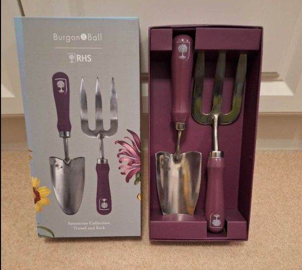Lovely gift for your green-fingered friend:  Quality Burgon & Ball Trowel & Fork Set – New & Boxed