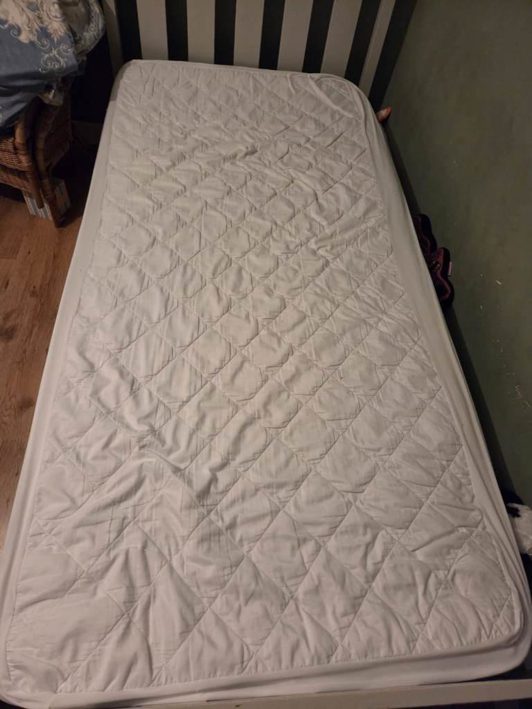 SINGLE BED FOR SALE