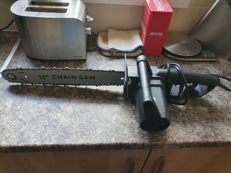 Electric 16" Chain Saw – Good Condition