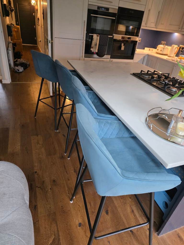 4 x Teal breakfast bar stools fsbric