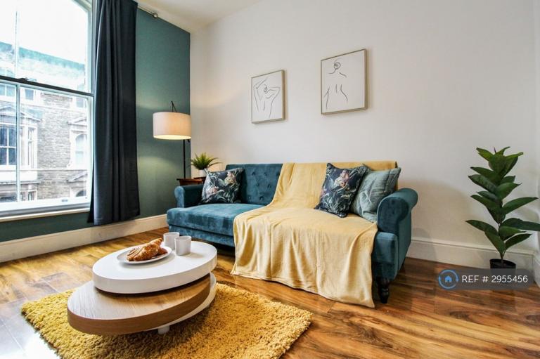 1 bedroom flat in Market Street, Nottingham, NG1 (1 bed) (#2955456)