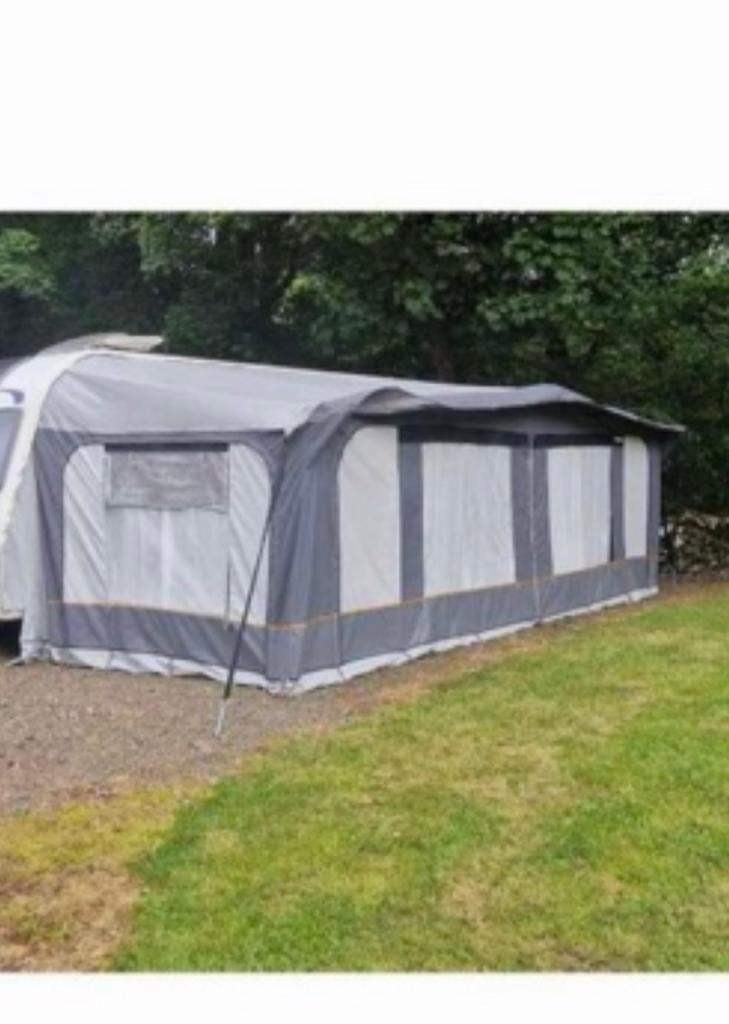 Trigano 1140 awning