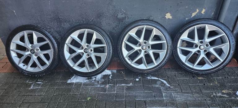 18" Genuine SEAT Alloy Wheels & Tyres (5x112) – Leon / Golf / A3