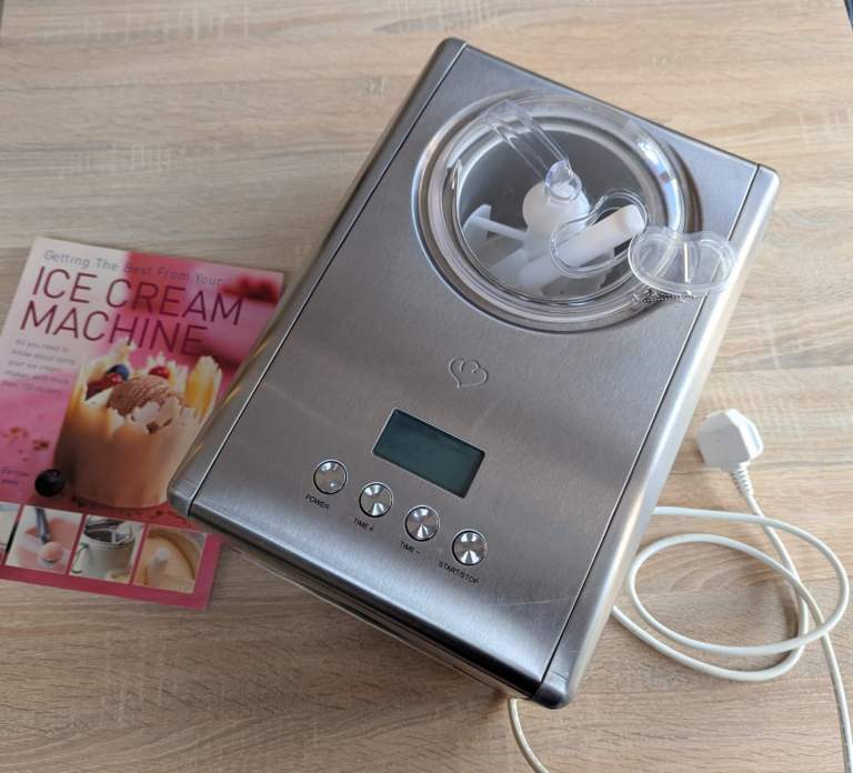 Ice-cream maker and recipe book