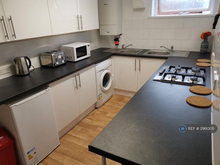 4 bedroom flat in Mount Pleasant Road, Southampton, SO14 (4 bed) (#2961305)