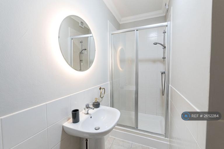 2 bedroom flat in Saint Michael's Road, Bournemouth, BH2 (2 bed) (#2652284)