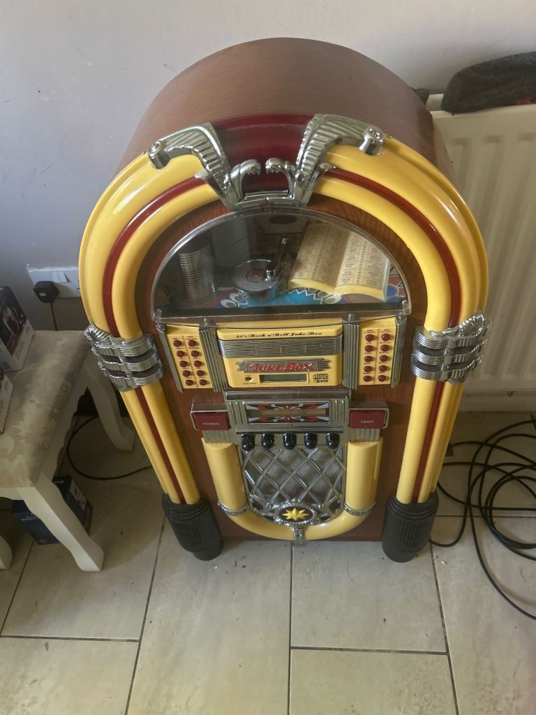 Retro Jukebox Stereo System – Good Condition