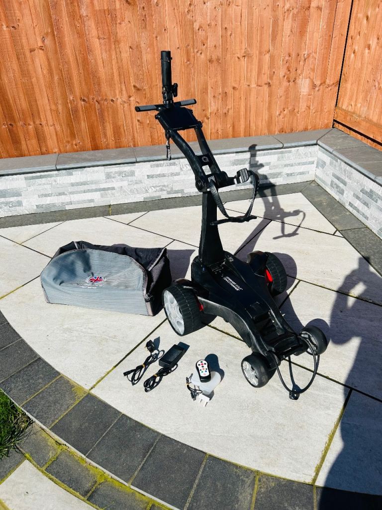 STEWART Q FOLLOW bluetooth remote ELECTRIC GOLF TROLLEY.  