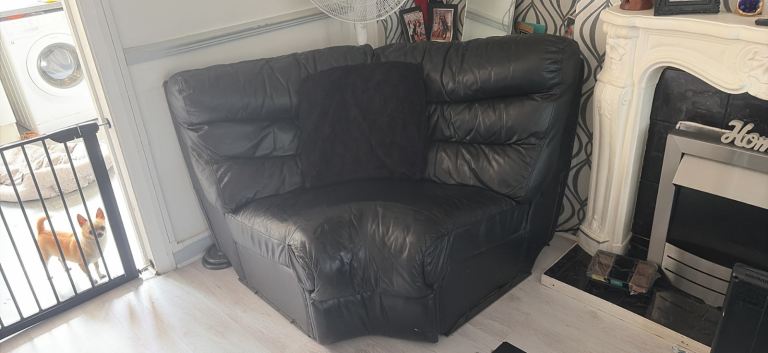 Leather corner sofas