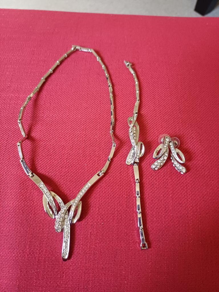 Jewellery Set Necklace Bracelet Earrings