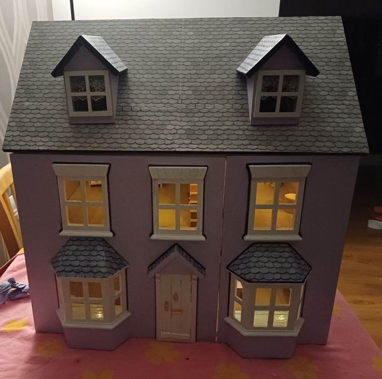 Preloved Wooden Dolls House