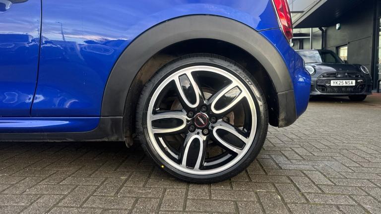 2019 MINI Hatch 2.0 Cooper S Sport II 3dr Petrol Hatchback Hatchback Petrol Manual