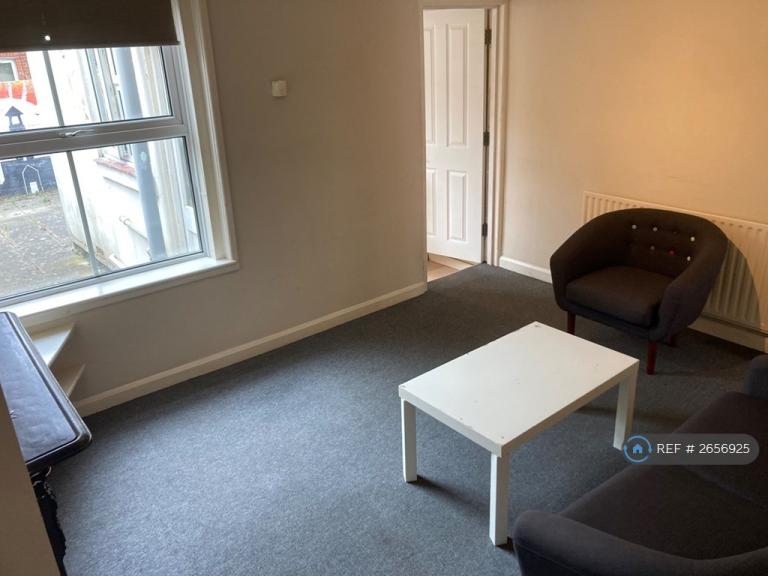 3 bedroom house in Dover Street, Southampton, SO14 (3 bed) (#2656925)