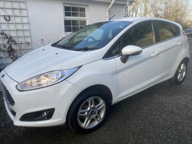 Ford, FIESTA, Hatchback, 2014, Manual, 1498 (cc), 5 doors
