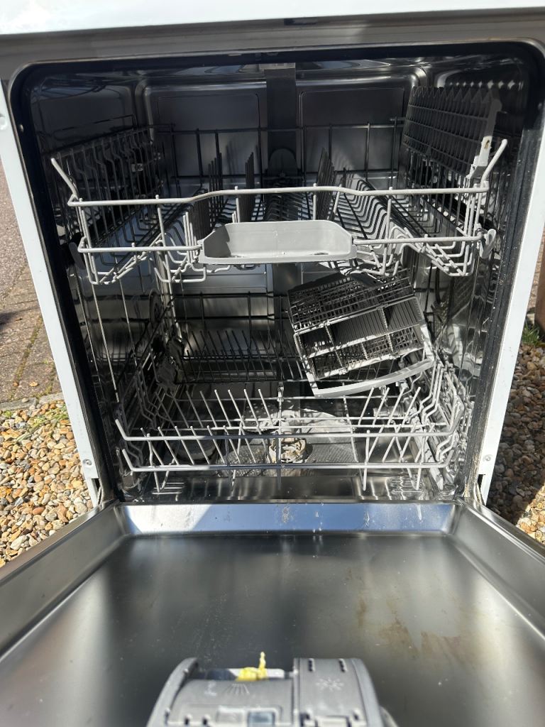 Free Dishwasher – Collection Only
