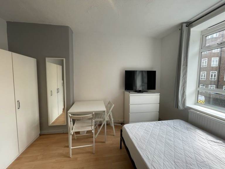 🛌 DOUBLE ROOM IN STRATFORD   💫