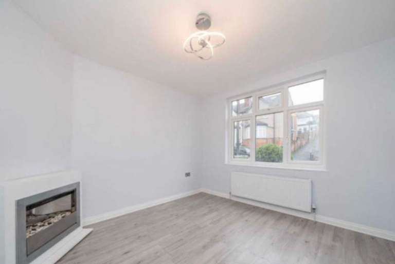 3-Bedroom house | Renovated | Fitted Kitchen | DSS Welcome | West Valley Road, Hertfordshire HP3