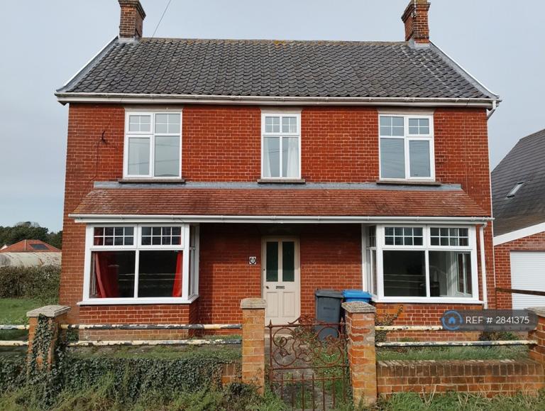 4 bedroom house in Old Station Road, Halesworth, IP19 (4 bed) (#2841375)