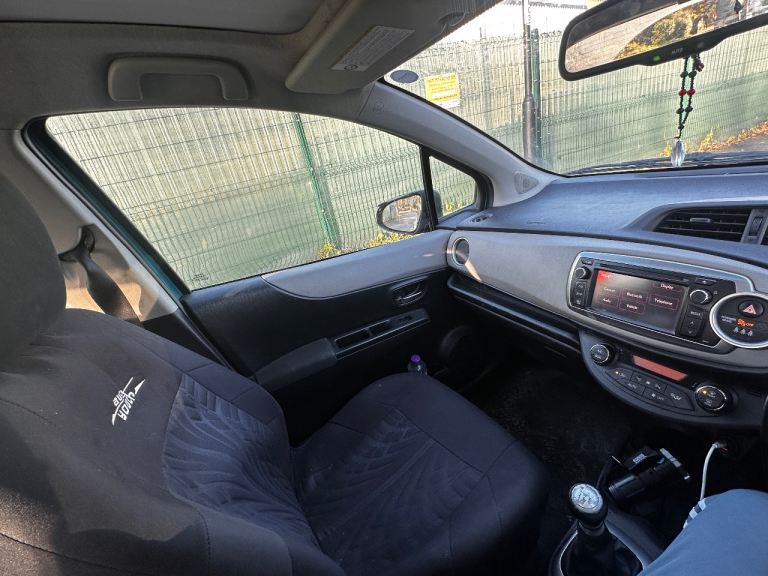 Toyota, YARIS, Hatchback, 2012, Manual, 1329 (cc), 5 doors
