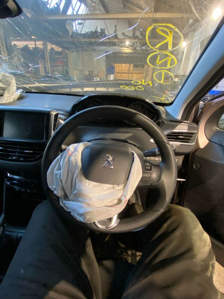 Peugeot 208 Allure 1.2 Petrol Manual – 2013 (63 Reg)