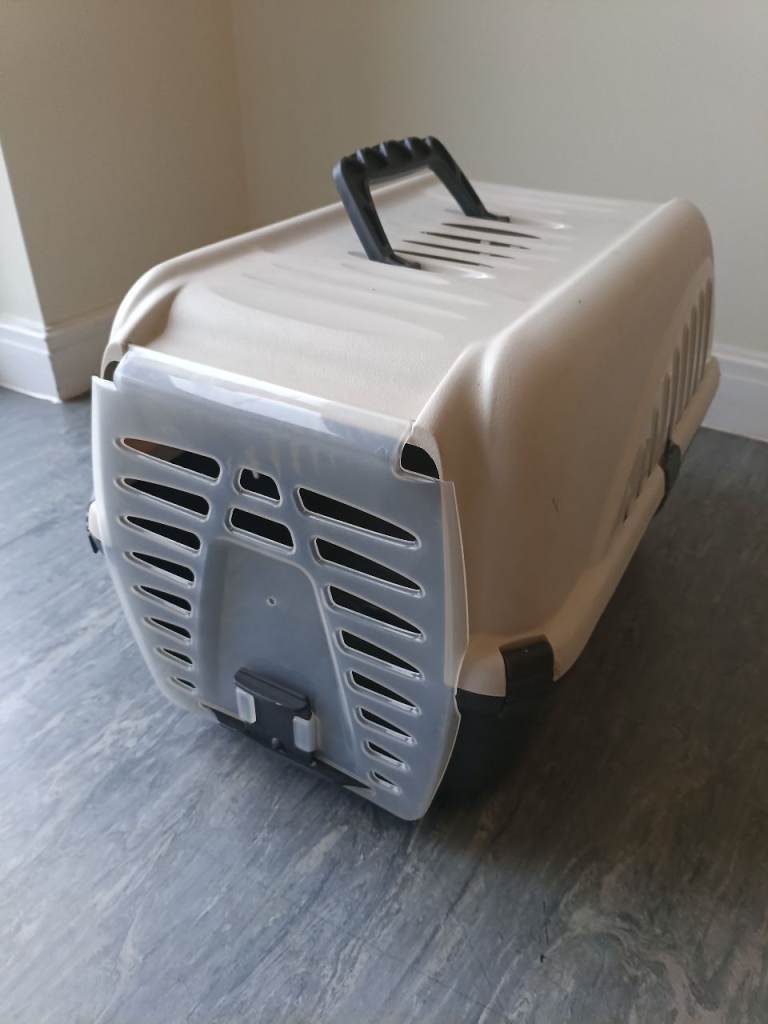 Pet carrier 