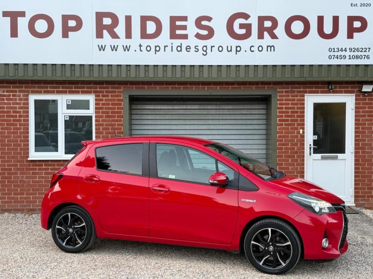 2016 Toyota Yaris 1.5 VVT-h Design E-CVT Euro 6 5dr HATCHBACK Petrol/Electric Hy