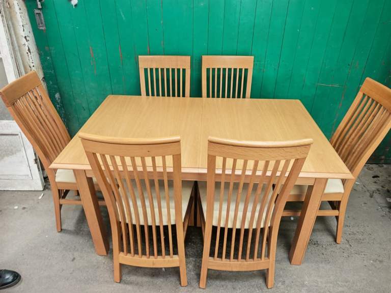 Lichfield Oak extendable dining table & 6 chairs