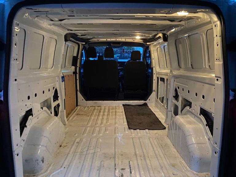 2018 Ford Transit Custom 2.0 300 EcoBlue L2 H1 Euro 6 5dr PANEL VAN Diesel Manual