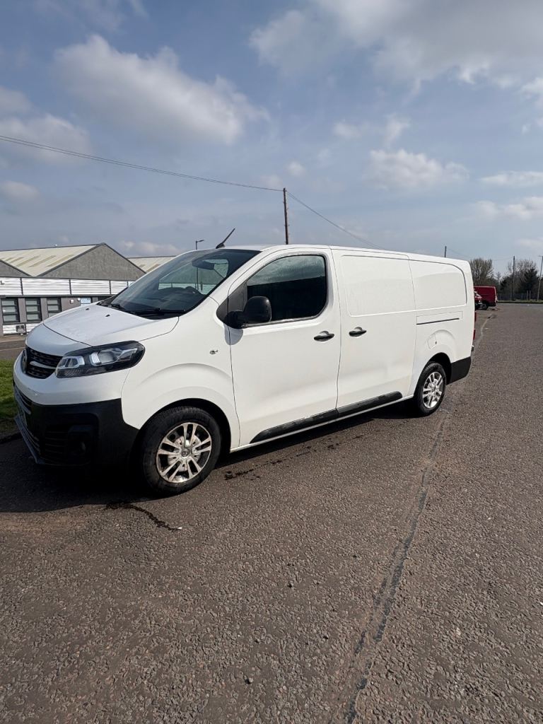 Vauxhall vivaro white 