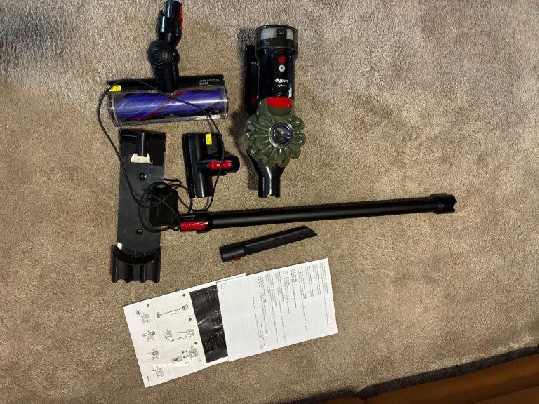 Dyson V8 (SV55) Cordless Vacuum Cleaner - As Good As New