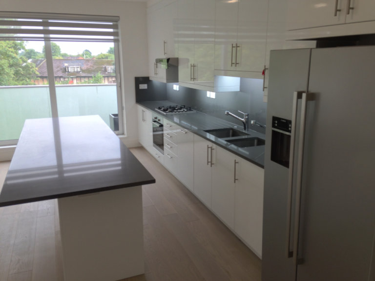 Quality Development Ground 3 Double Bed 2 Bath Flat Open Plan Doors Garden Drive VeryNearTubeShops