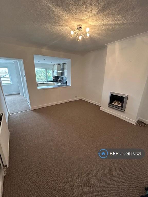 2 bedroom flat in Middleton Road, Heysham, Morecambe, LA3 (2 bed) (#2987501)
