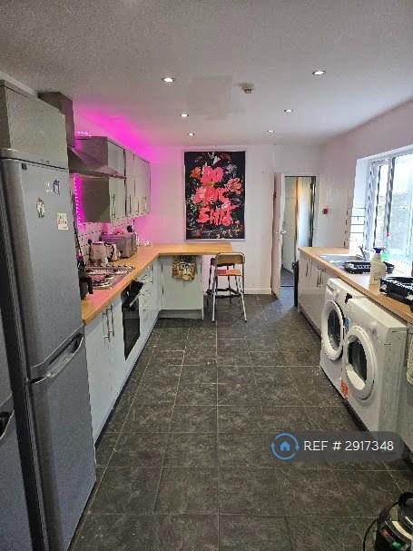 1 bedroom in King Edward Road, Swansea, SA1 (#2917348)