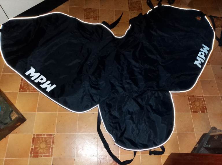 Motorcycle leg cover