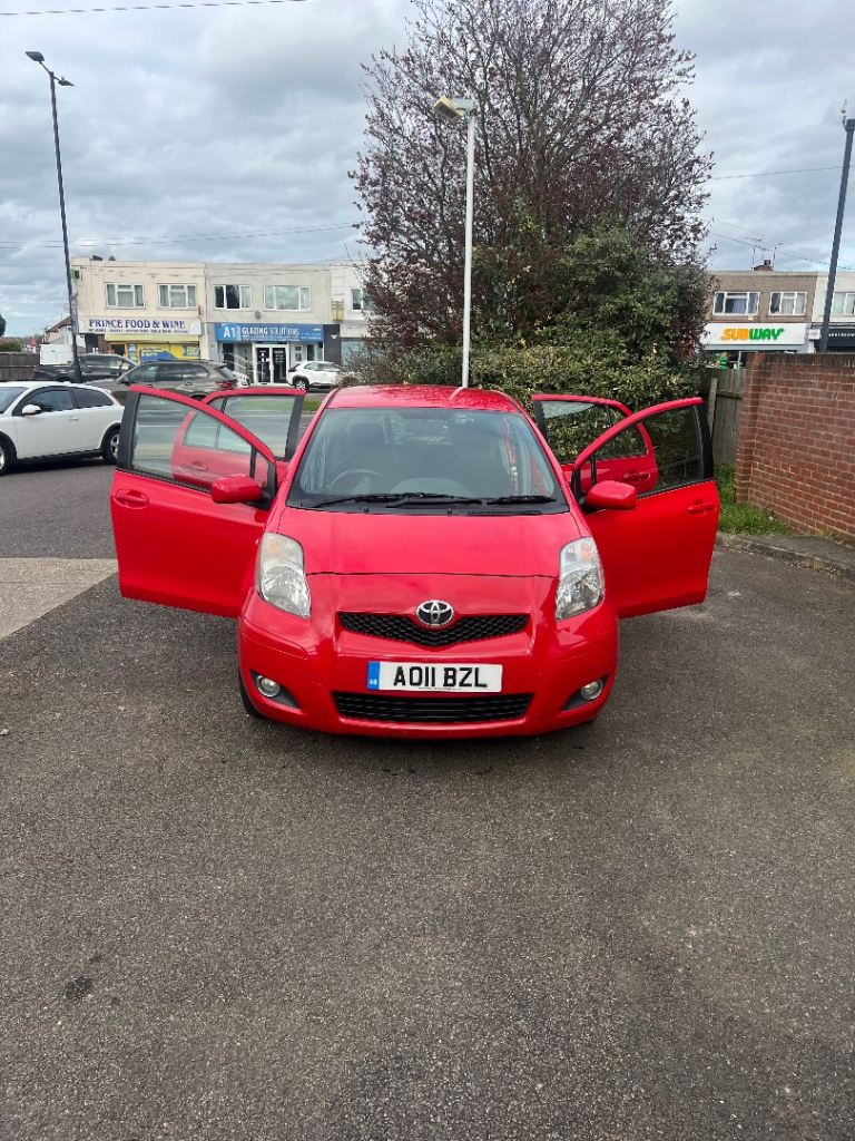 Toyota, YARIS, Hatchback, 2011, Manual, 1364 (cc), 5 doors