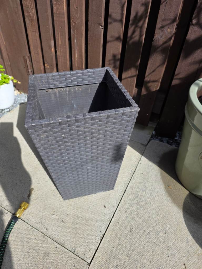 Plant Pot - Plastic Graphite