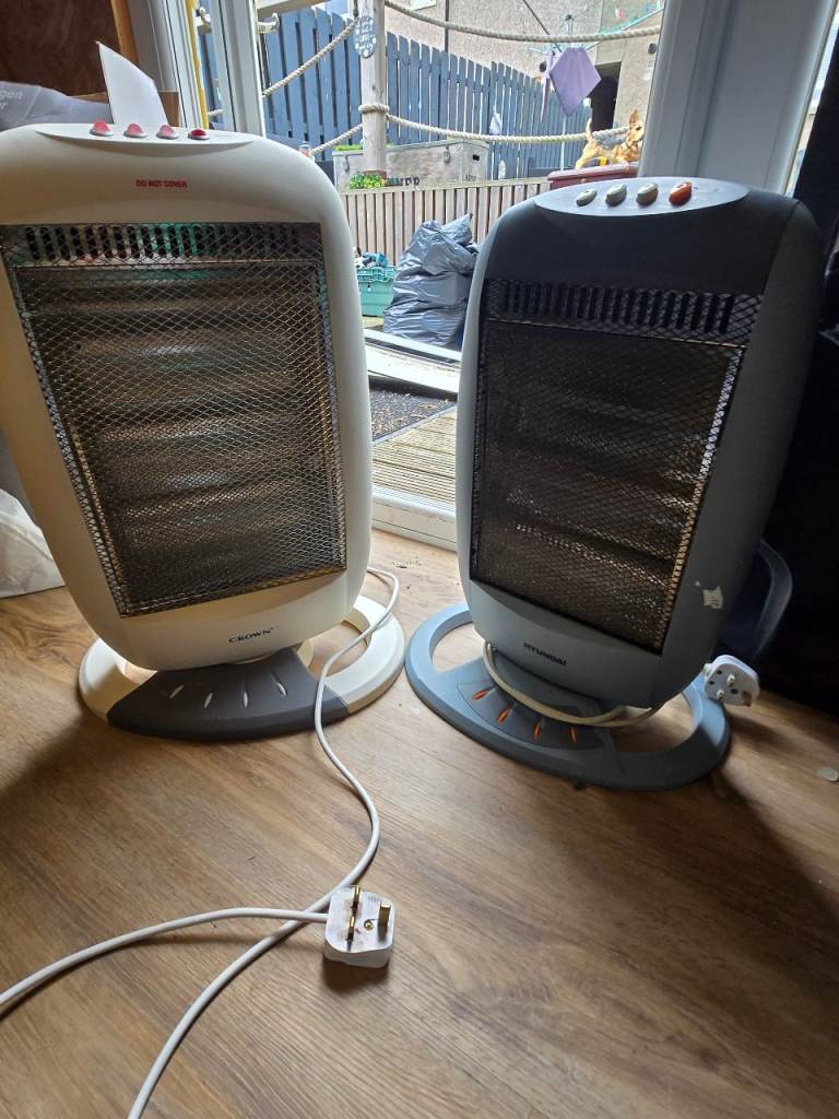 2 halogen heaters