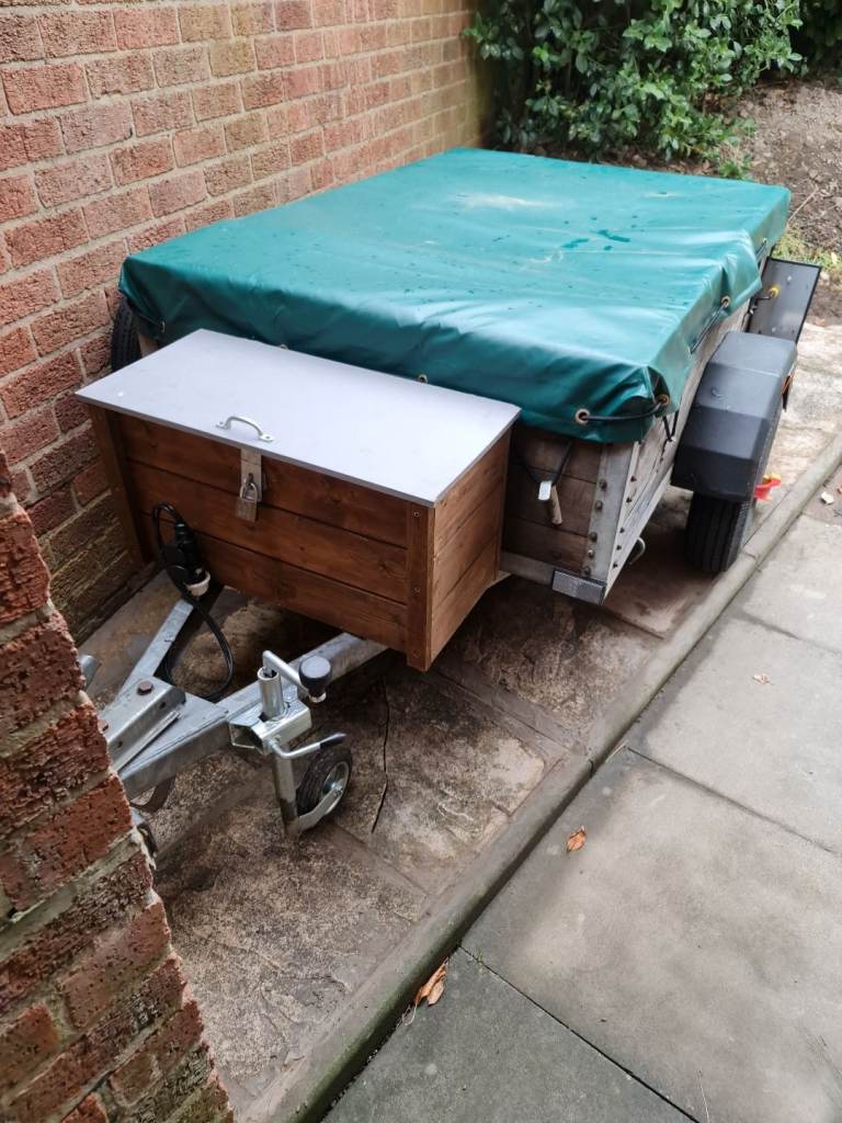 NEWLAND OF HULL. Car TRAILOR 5 x 3 £100..ono...