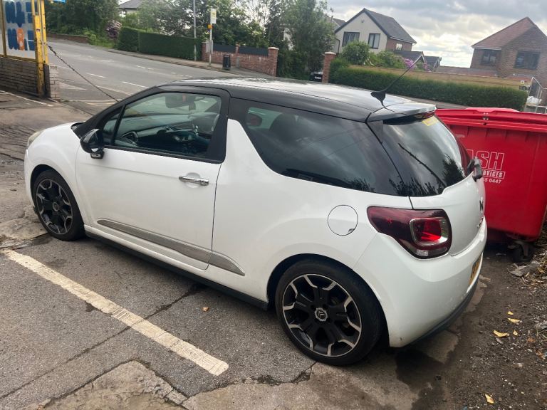 Citroen, DS3, Hatchback, 2014, Manual, 1560 (cc), 3 doors