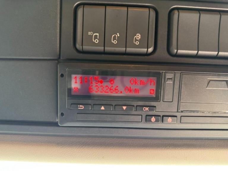 DAF XF 530 6x2 MID LIFT SLEEPER CAB TRACTOR UNIT