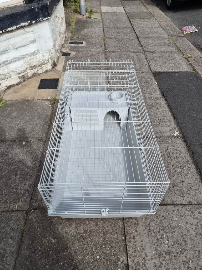 Large rabbit cage 