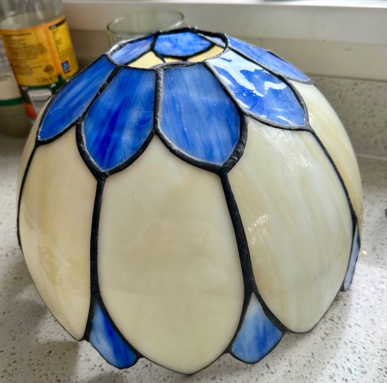 Tiffany style light or lamp shade glass 