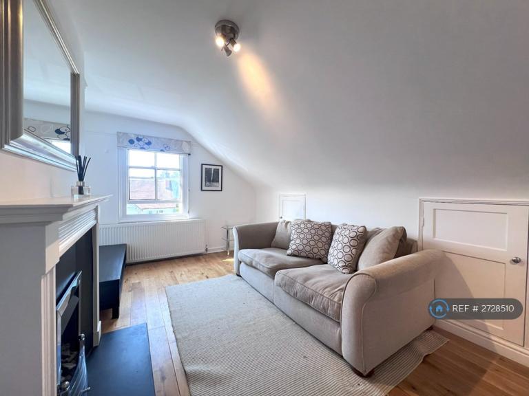 1 bedroom flat in Grange Road, Bishop's Stortford, CM23 (1 bed) (#2728510)