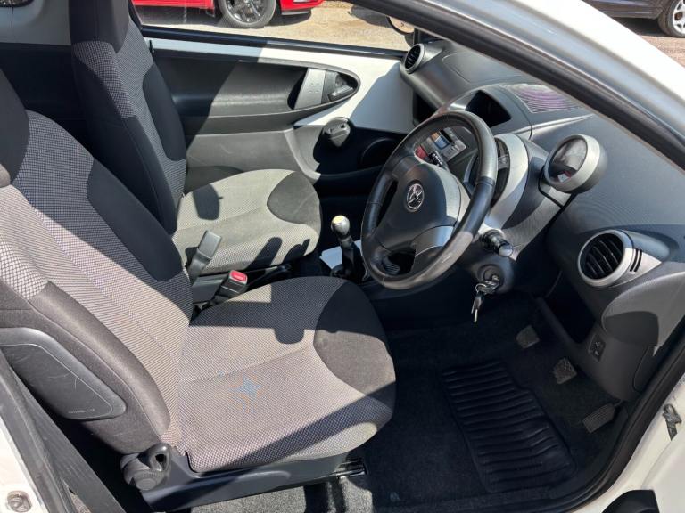 2013 Toyota AYGO 1.0 VVT-i Mode 3dr HATCHBACK Petrol Manual