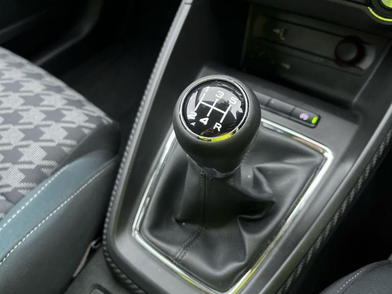 2018 MG/ MGF ZS 1.5 106PS 5 Speed VTi-TECH Excite Euro 6 (s/s) 5dr Red LOW MLS