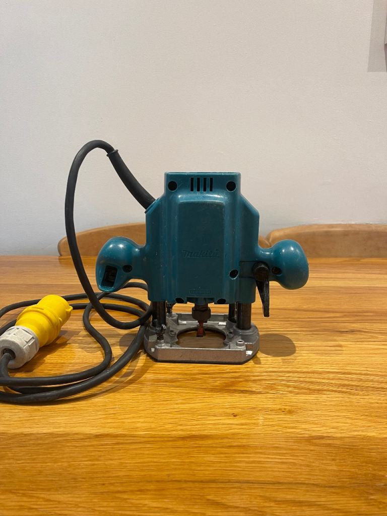 Makita 110V 1/2" Plunge Router 3620
