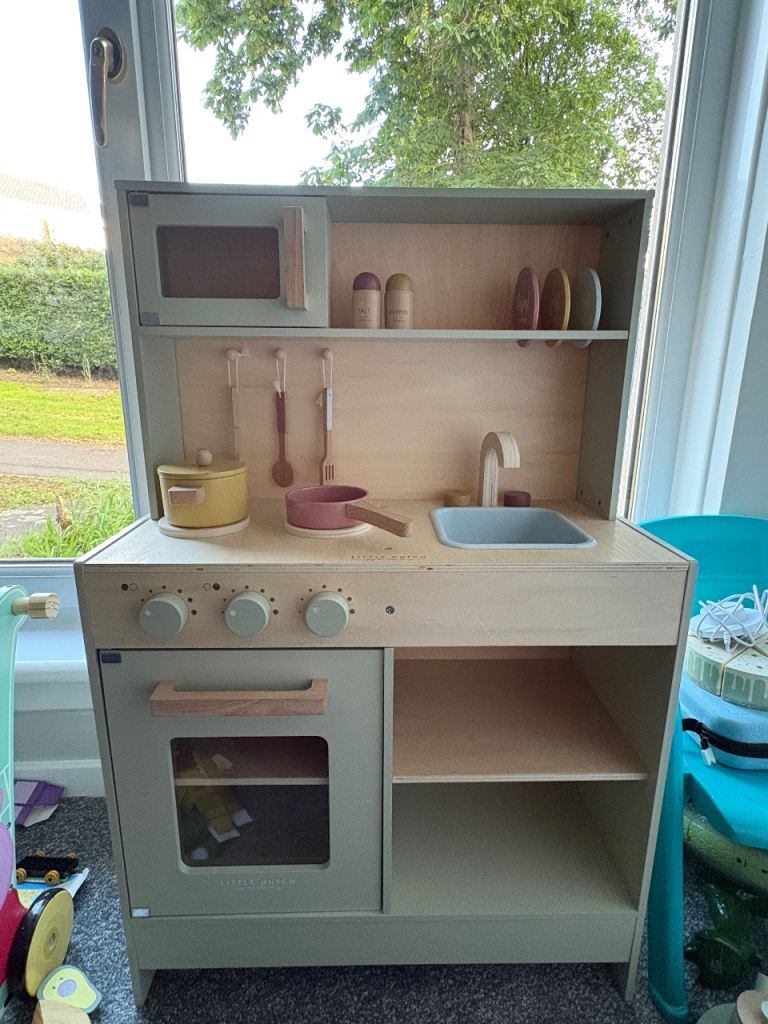 Little Dutch toy kitchen 