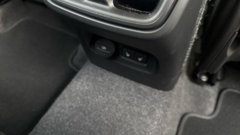 2025 Volvo XC40 2.0 B4P Plus Dark 5dr Auto Petrol Estate Estate Petrol Automatic