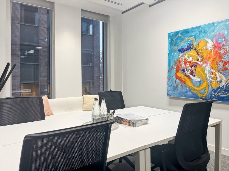 Manchester - M3 2BY \ Small Office for Rent to Launch Your Business